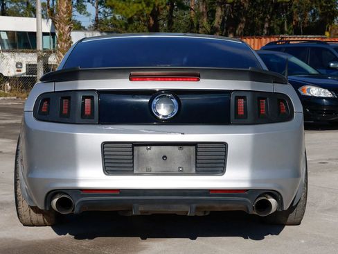 Used 2014 Ford Mustang GT image 4