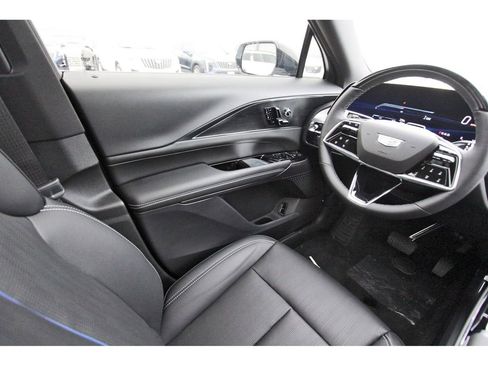 New 2026 Cadillac Lyriq Sport image 8