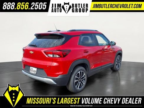 New 2026 Chevrolet TrailBlazer LT w/ Convenience Package FWD image 17