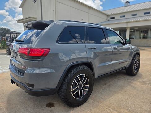 Used 2020 Jeep Grand Cherokee Trailhawk w/ Trailhawk Luxury Group AWD/4WD image 5
