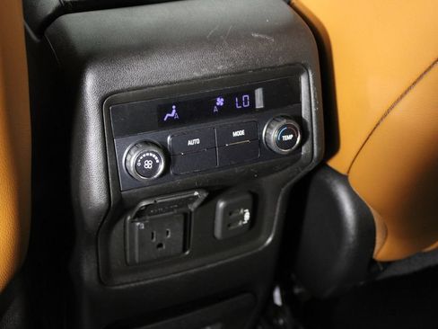 Used 2019 GMC Acadia SLT AWD/4WD image 22