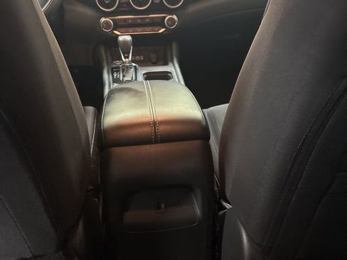 Used 2024 Nissan Sentra SV image 19