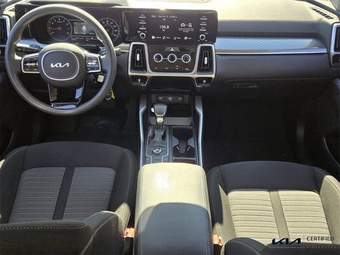 Used 2023 Kia Sorento LX image 13