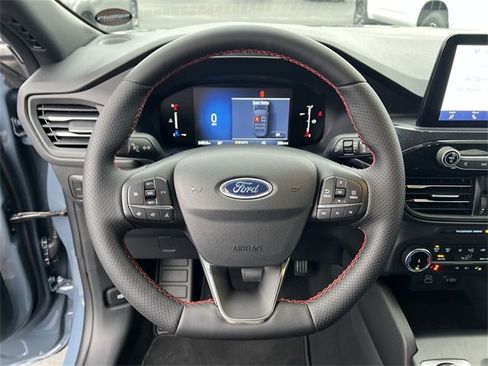 Used 2025 Ford Escape ST-Line Select w/ Class II Trailer Tow Package image 11