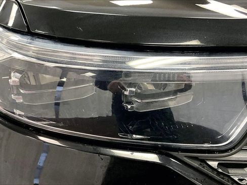 Certified 2021 Ford Explorer XLT w/ Equipment Group 202A image 28