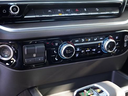 New 2026 GMC Sierra 1500 SLT image 14