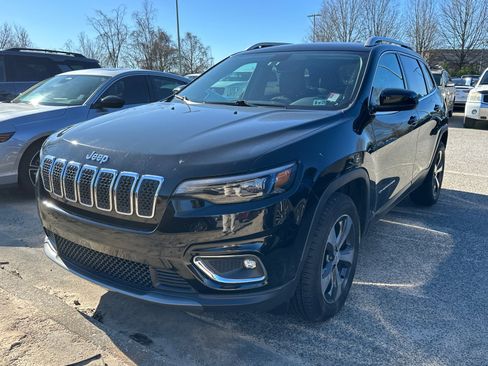 Used 2019 Jeep Cherokee Limited image 1