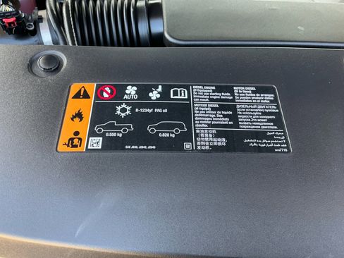 Used 2020 Cadillac Escalade ESV Premium Luxury image 25