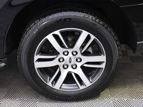 Used 2023 Ford Expedition Limited image 20