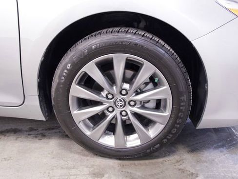 Used 2017 Toyota Camry XLE w/ Moonroof Package image 11