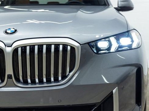 Certified 2025 BMW X5 xDrive40i w/ Premium Package image 10