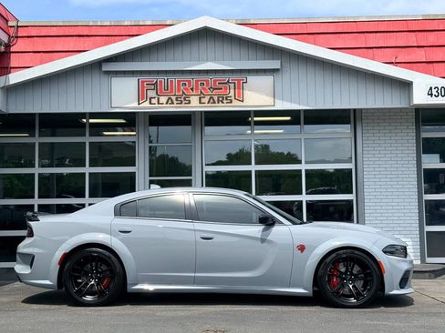 Used 2020 Dodge Charger SRT Hellcat RWD image 2