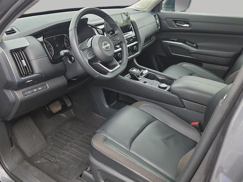 Used 2024 Nissan Pathfinder SL w/ SL Premium Package AWD/4WD image 14