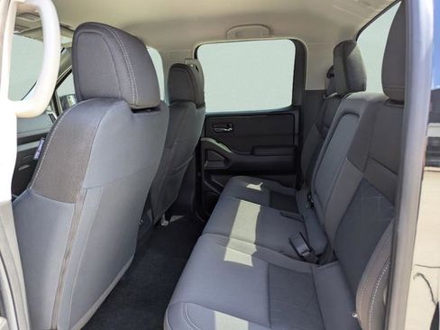 Used 2025 Nissan Frontier SV RWD image 18