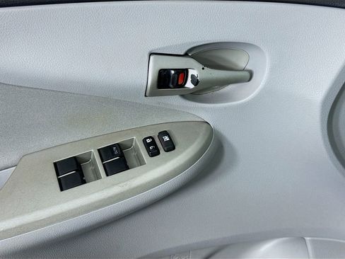 Used 2011 Toyota Corolla LE image 22