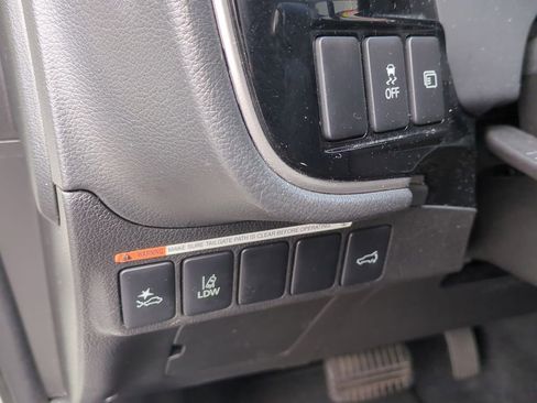 Used 2020 Mitsubishi Outlander SEL image 18