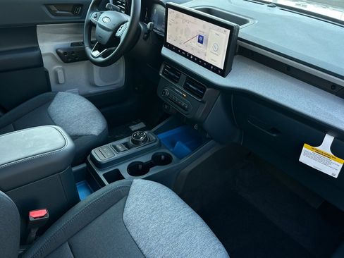 New 2025 Ford Maverick XLT w/ XLT Luxury Package image 14