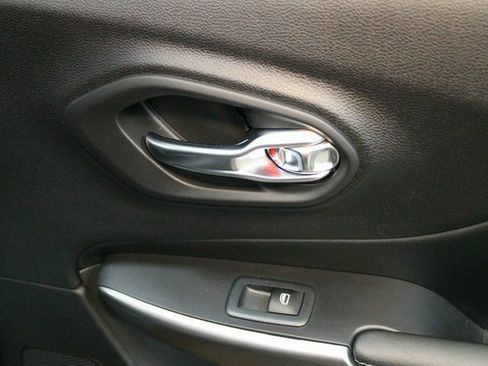 Used 2020 Jeep Cherokee High Altitude image 13