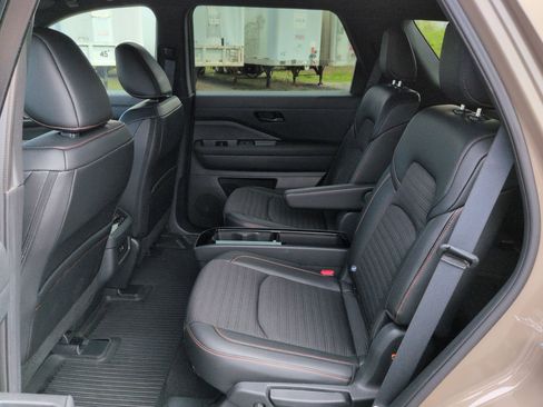 Used 2024 Nissan Pathfinder Rock Creek AWD/4WD image 24