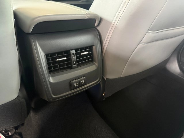 Used 2019 Toyota Avalon XLE w/ Moonroof Package FWD image 16