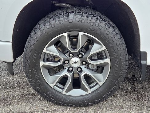 Used 2024 Chevrolet Silverado 1500 RST image 7