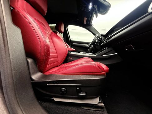 Used 2023 Alfa Romeo Stelvio Veloce AWD/4WD image 37