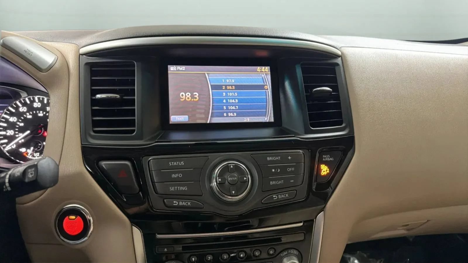 Used 2016 Nissan Pathfinder SV FWD image 13