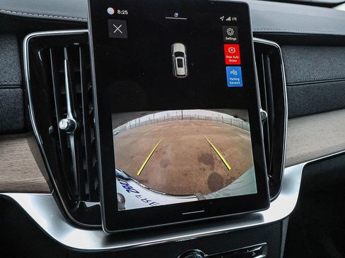 New 2026 Volvo XC90 B5 Core image 33