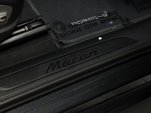 New 2026 Porsche Macan AWD/4WD image 25