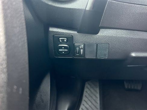 Certified 2018 Toyota Corolla LE image 28