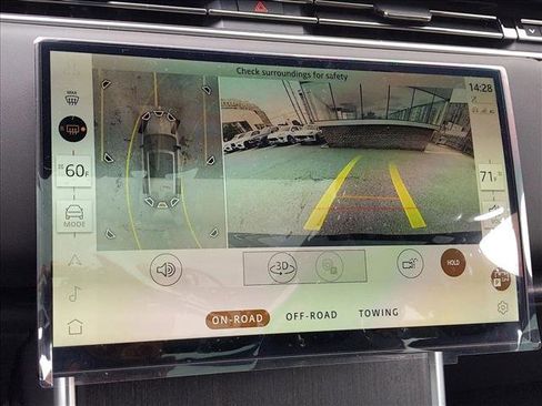 New 2025 Land Rover Range Rover Long Wheelbase SE image 14