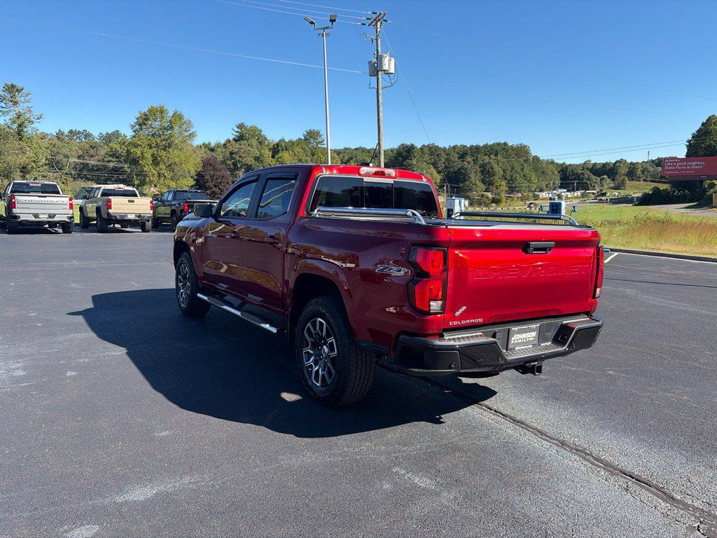 Used 2023 Chevrolet Colorado Z71 w/ Z71 Convenience Package 2 AWD/4WD image 7