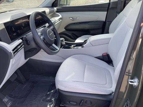 Certified 2025 Hyundai Tucson SEL AWD/4WD image 12