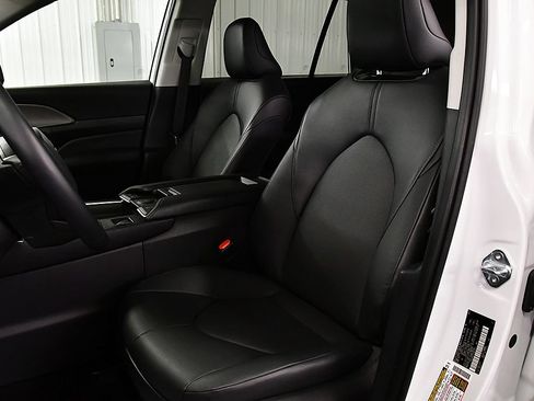 Used 2025 Toyota Grand Highlander AWD Hybrid image 28