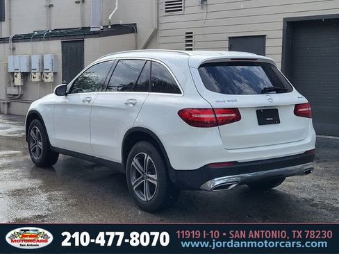 Used 2017 Mercedes-Benz GLC 300 4MATIC image 3