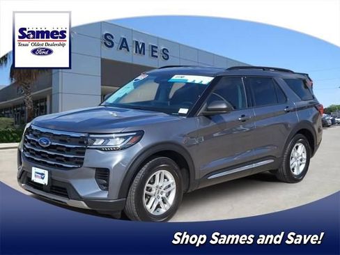 Certified 2025 Ford Explorer Active RWD image 1