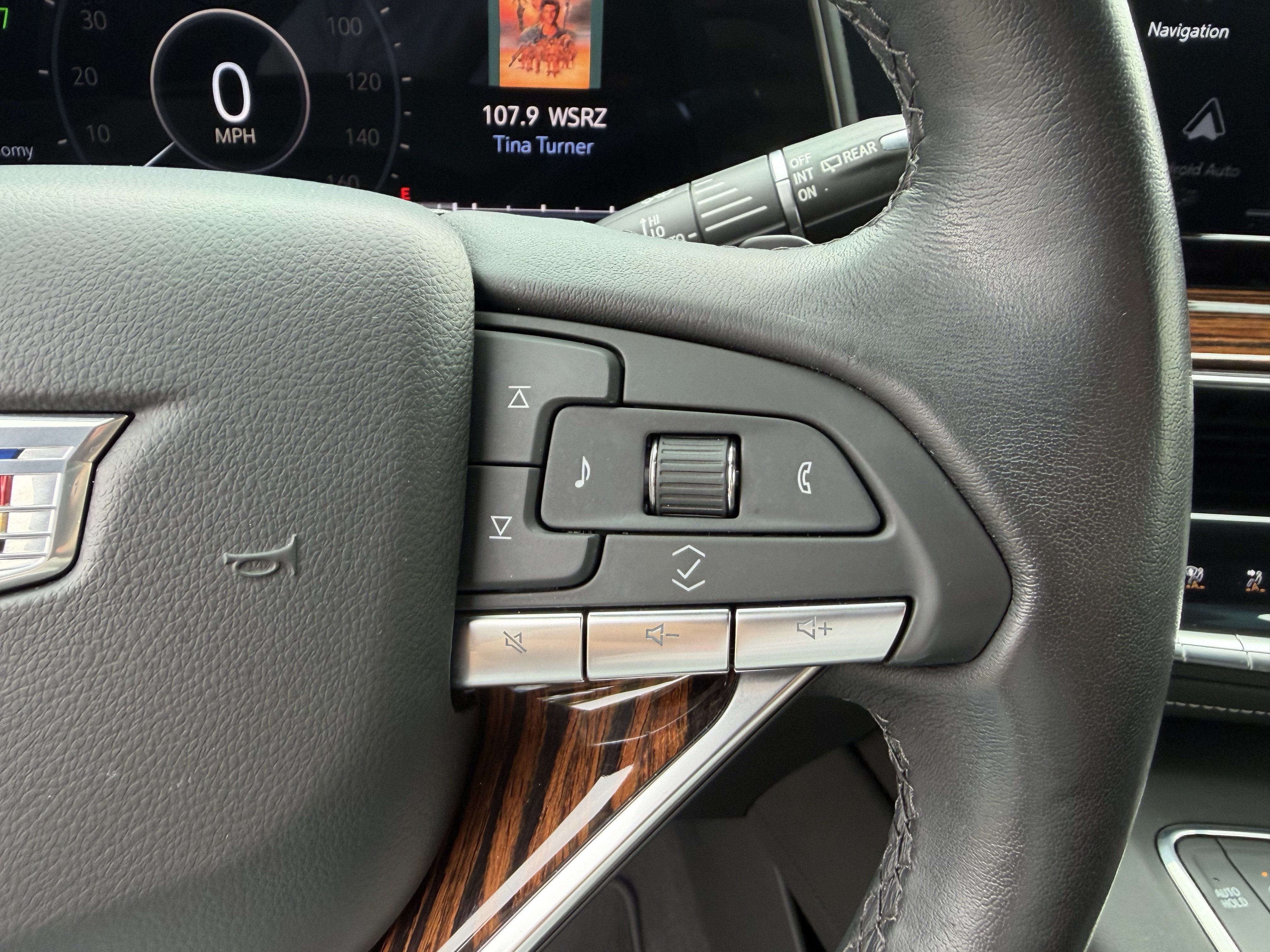 Used 2021 Cadillac Escalade Premium Luxury w/ Driver Assist Tech Package AWD/4WD image 29