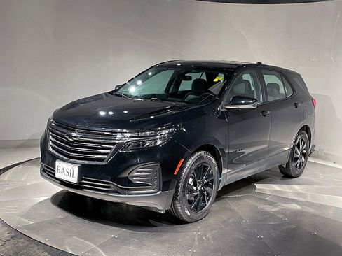 Used 2023 Chevrolet Equinox LS w/ Midnight Edition image 8