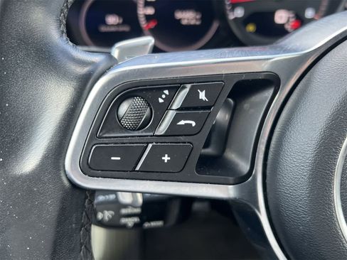 Used 2019 Porsche Cayenne image 25