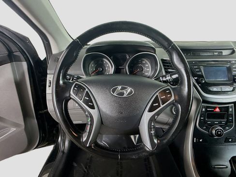 Used 2016 Hyundai Elantra Limited image 13