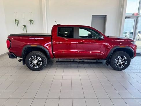 Certified 2024 GMC Canyon AT4 w/ AT4 Premium Package AWD/4WD image 38