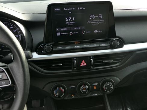 Used 2023 Kia Forte LXS w/ LXS Technology Package image 19