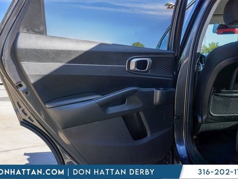 Used 2023 Kia Sorento LX image 19