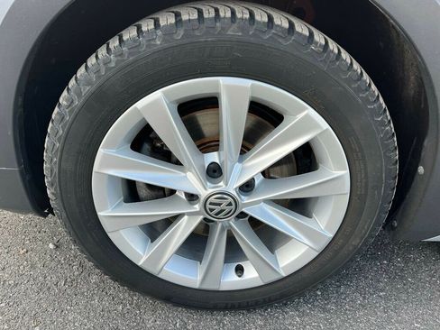 Used 2019 Volkswagen Golf Alltrack SE image 38