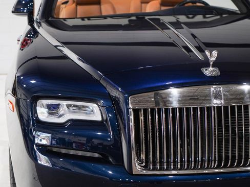 Used 2017 Rolls-Royce Dawn image 29