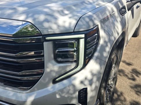 Used 2025 GMC Sierra 1500 SLT image 9