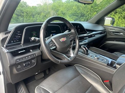 Used 2021 Cadillac Escalade ESV Sport w/ Driver Assist Tech Package AWD/4WD image 11