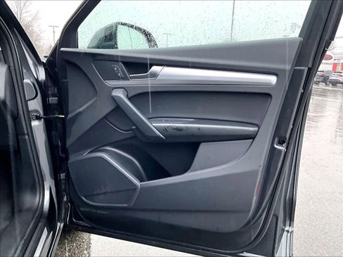 Used 2025 Audi Q5 2.0T Premium image 12