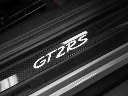 Certified 2018 Porsche 911 GT2 RS RWD image 46