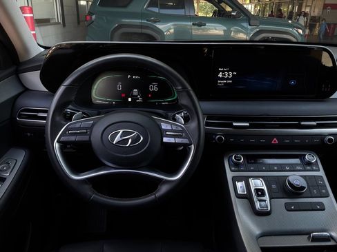 Used 2025 Hyundai Palisade SEL FWD image 15